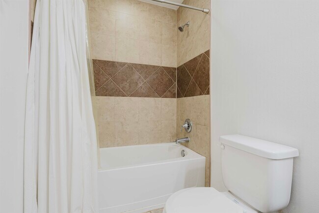 Building Photo - 5704 Montevista Dr