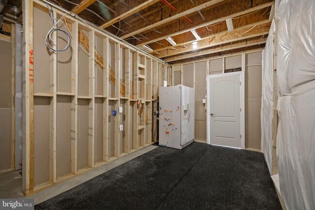 Building Photo - 301 Kingdom Dr