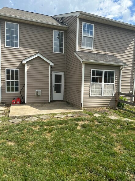 Building Photo - 1009 Highstone Dr