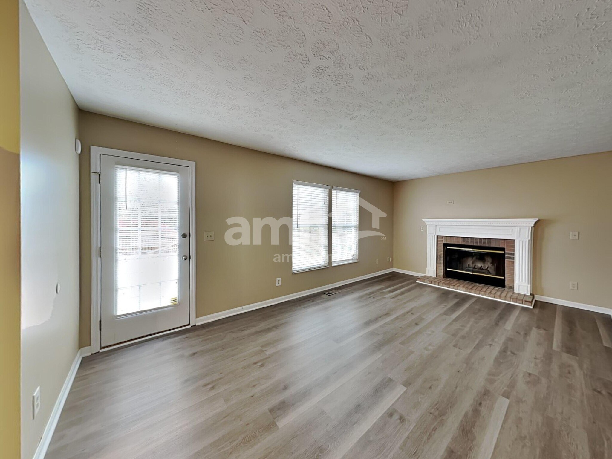 Building Photo - 4626 Laurel View Dr