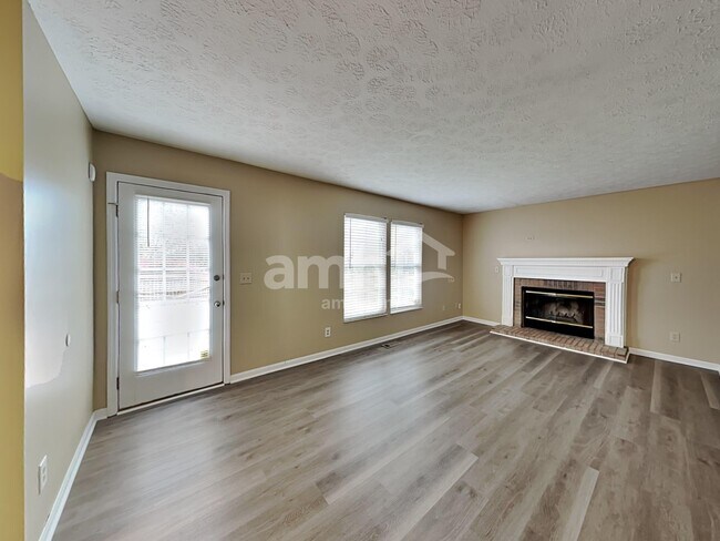 Building Photo - 4626 Laurel View Dr