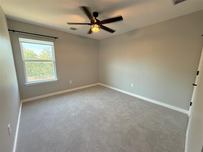Building Photo - 6609 Ranchito Dr