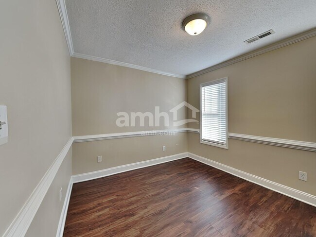 Building Photo - 6217 Highland Brook Dr