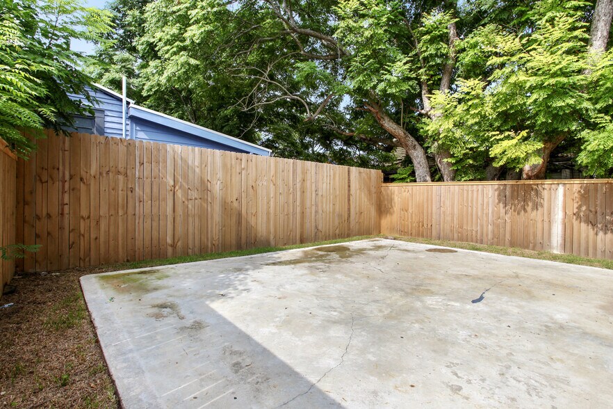 Building Photo - 3614 Urquhart St