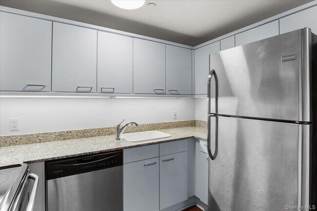 Building Photo - 100 Cutter Mill Rd