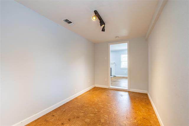 Building Photo - 2732 Mateur St
