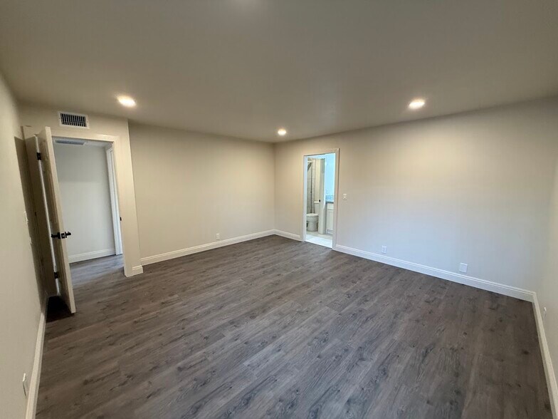 Building Photo - 28240 Via Princesa