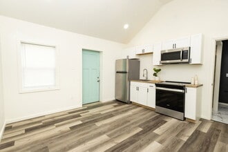 Building Photo - 5640 US-41