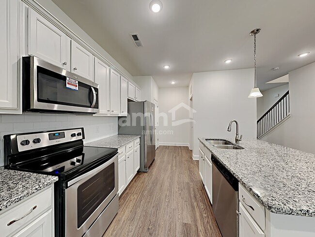 Building Photo - 36 Gregory Dr