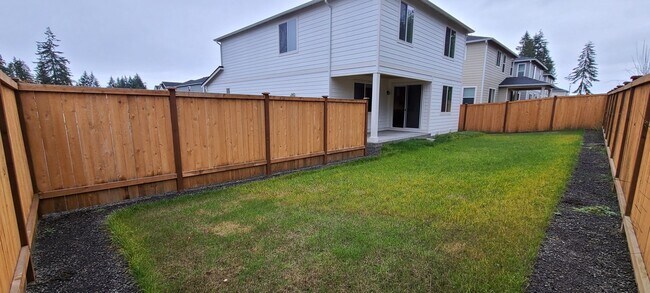 Building Photo - Gorgeous 3- bedroom 2.5 bathroom Port Orch...