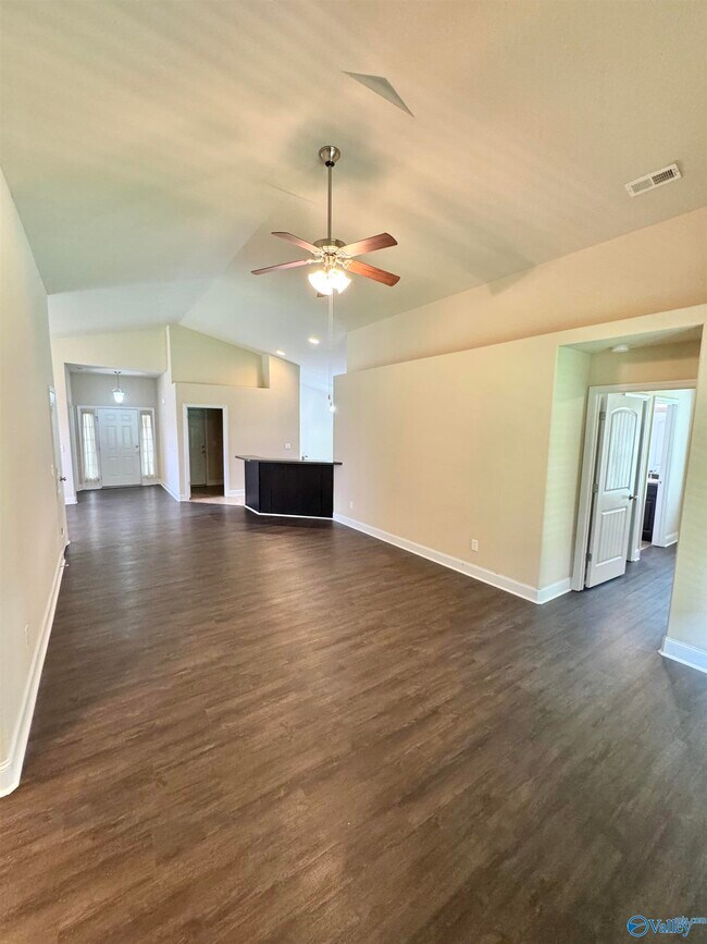 Building Photo - 202 Ashbrook Cir