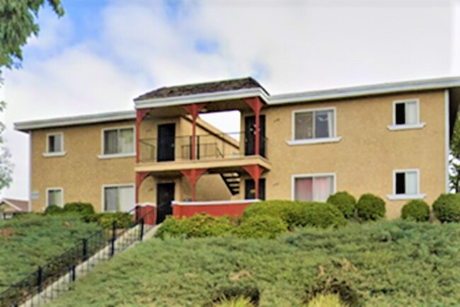 Building Photo - Remodeled 3 Bed/ 2 Bath Clairemont Mesa