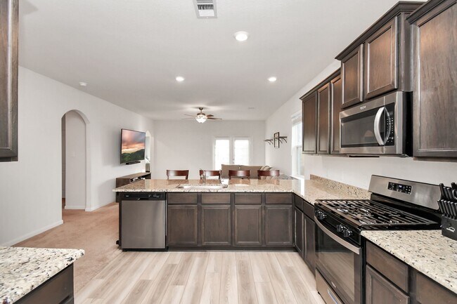 Building Photo - 424 Maple Fawn Dr