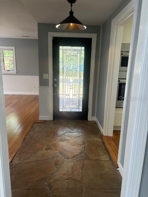 Building Photo - 559 Chicago Ave