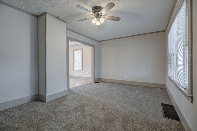 Building Photo - 1103 Reservoir St