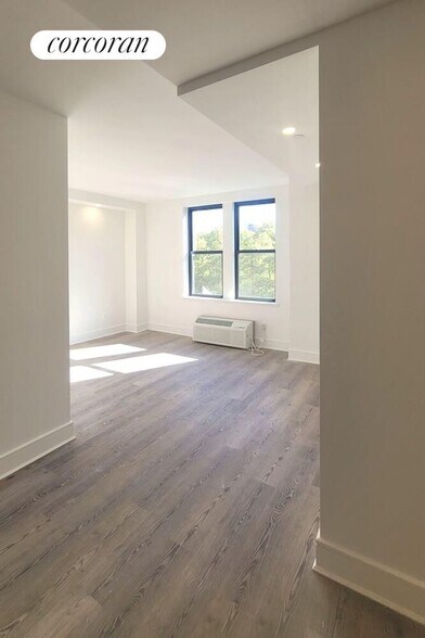 Building Photo - 45 W 81st St