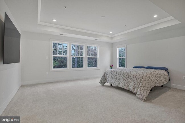 Building Photo - 408 Kosmill Dr