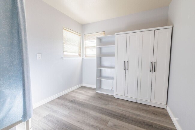 Building Photo - Beautiful home for rent