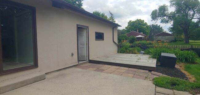 Building Photo - 4425 N 105th St