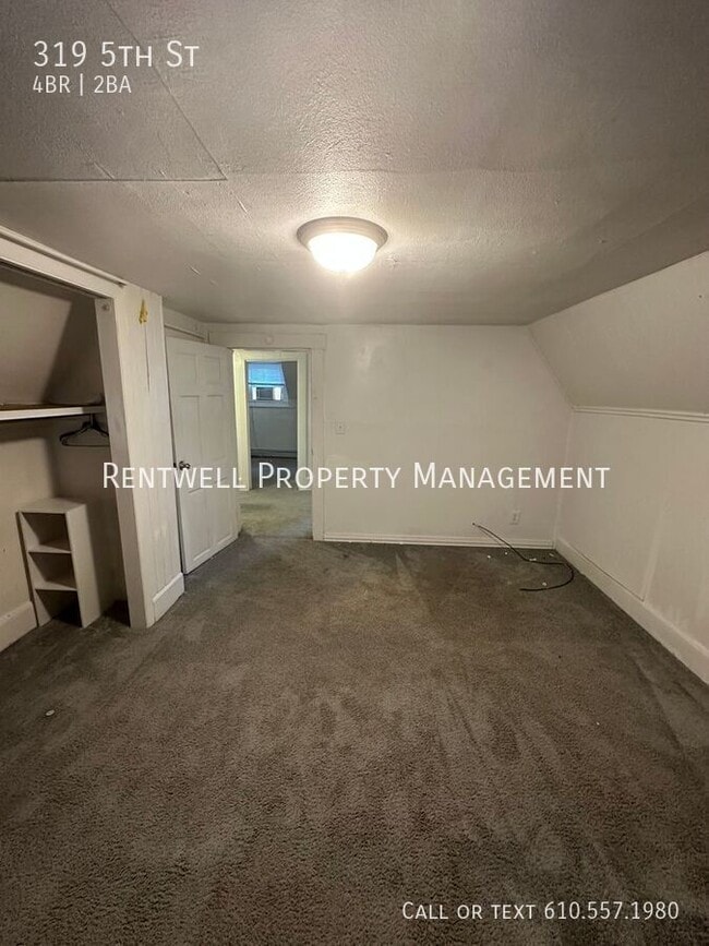 Building Photo - 319 5th St