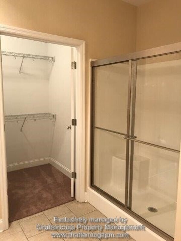 Building Photo - 525 Callaway Ct