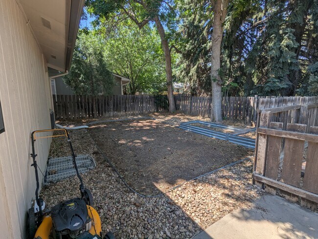 Building Photo - 1754 Yucca Ct