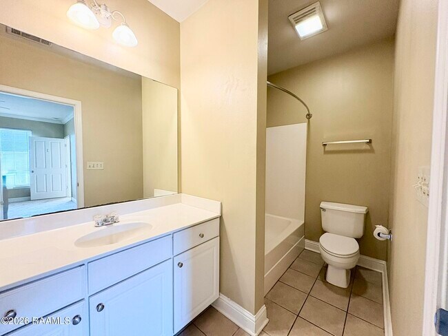 Building Photo - 4441 Burbank Dr