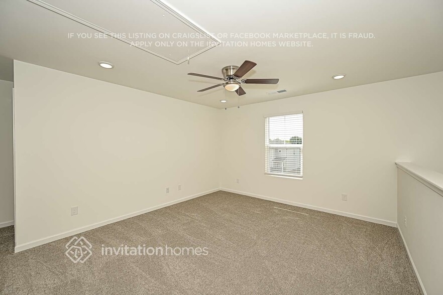 Building Photo - 208 E Millbrook Dr