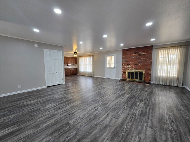 Building Photo - 3 Bedroom 2 Bath home in Shawnee!