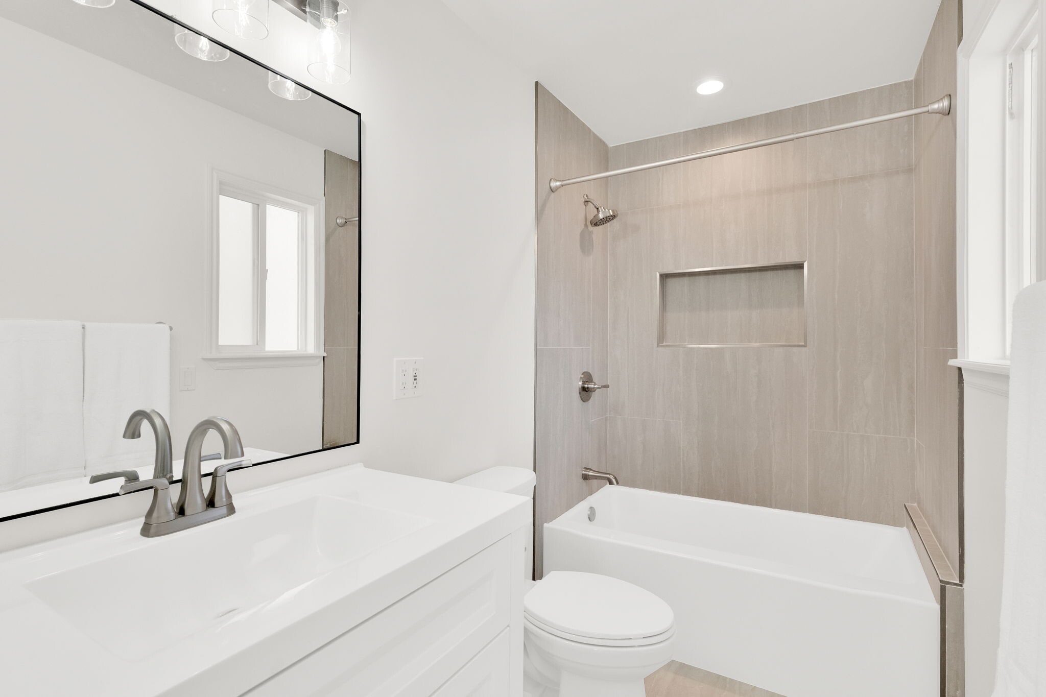 Building Photo - 9714 S 2720 E