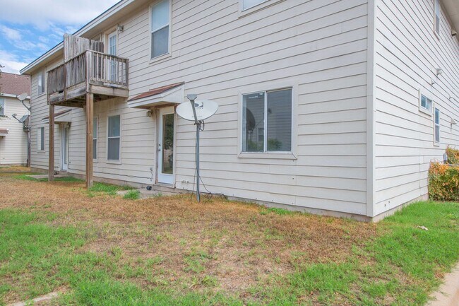 Building Photo - 3301 El Salido Pkwy