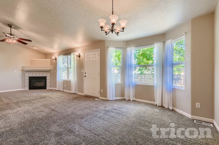 Building Photo - 115 N 42nd Ave