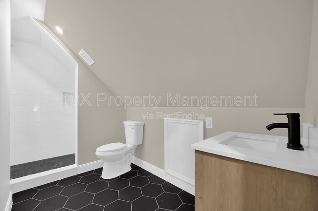 Building Photo - 555 Kimball Pl