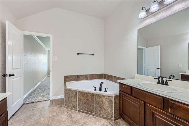 Building Photo - 12301 Hunters Knoll Dr