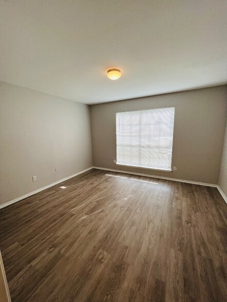 Building Photo - 7205 Timbercreek Dr