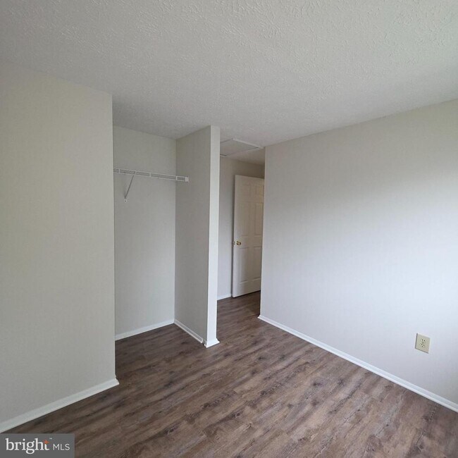 Building Photo - 1758 Springfield Ln