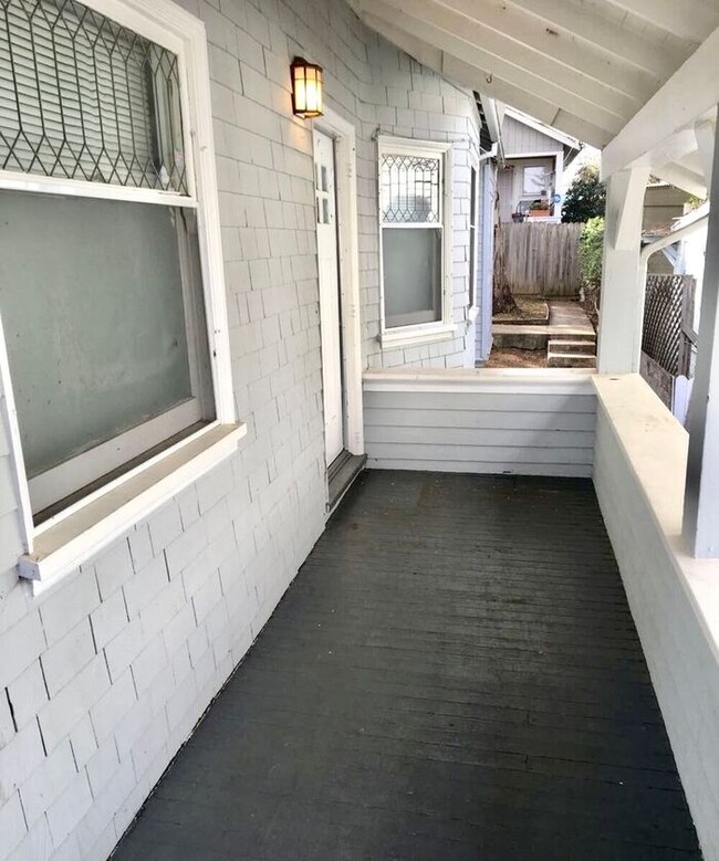 Building Photo - 2 bed 2 bath House in Vallejo - AVAILABLE ...