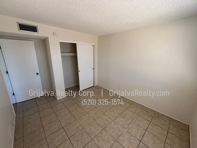 Building Photo - Large Eastside 4 Bedroom, 2 Bath House for Rent (Tanque Verde/Pantano)