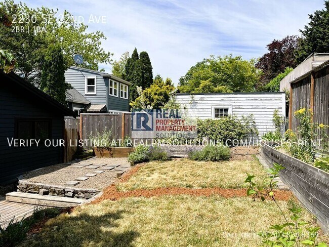 Building Photo - 2230 SE 22nd Ave
