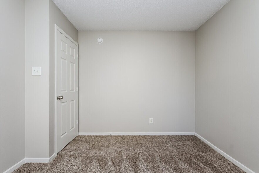 Building Photo - 6715 Everbloom Ln