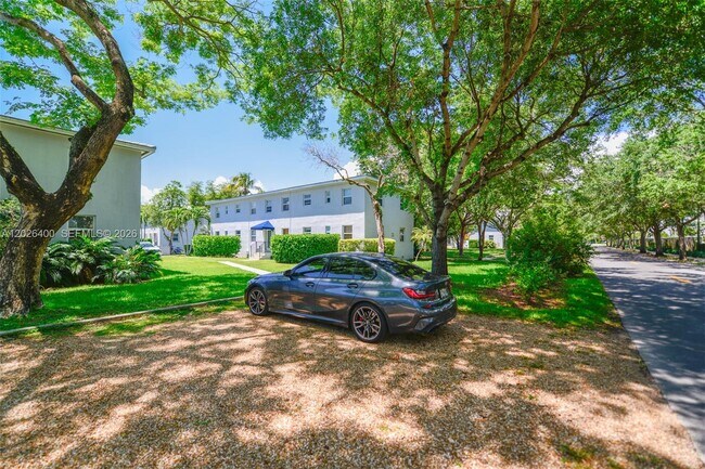 Building Photo - 7720 SW 54th Ct