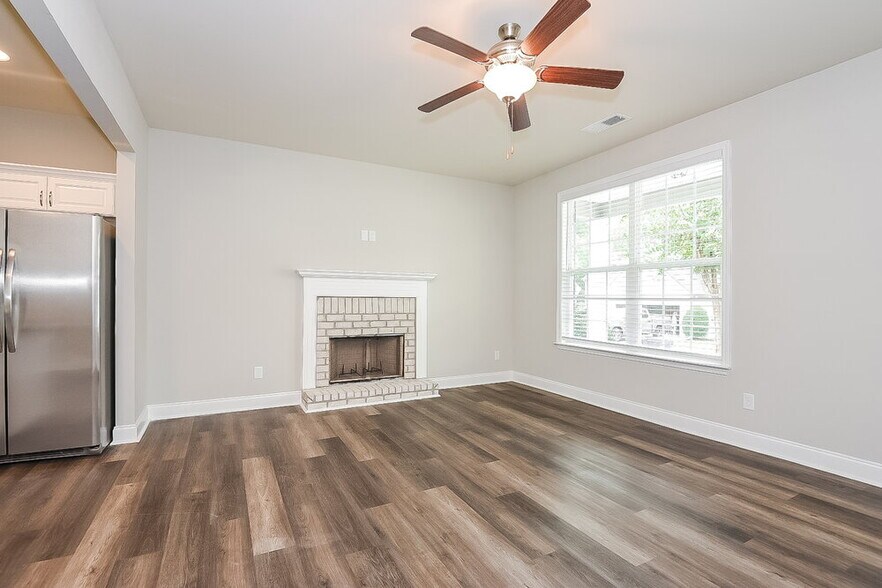 Building Photo - 77 Rosemont Ct