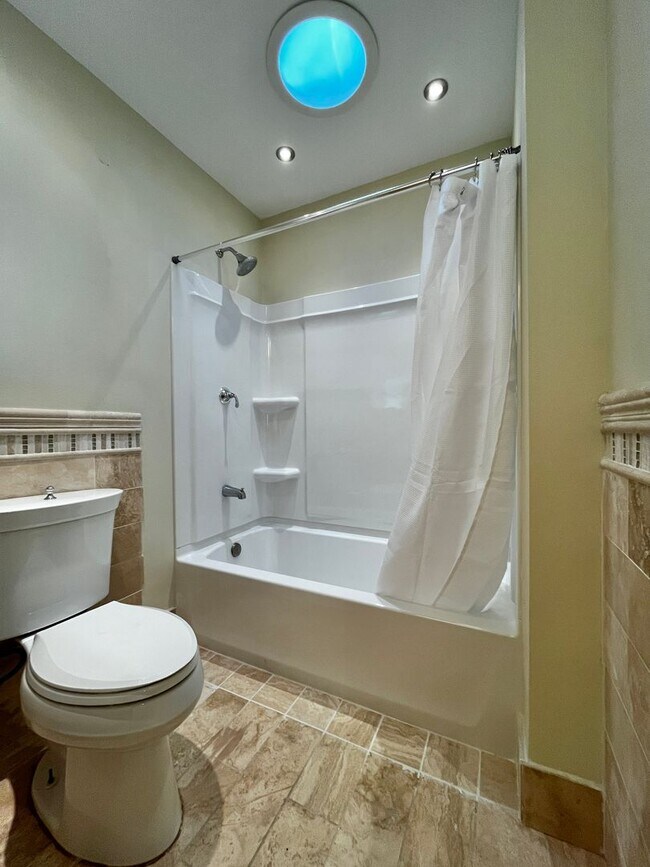 Building Photo - Beautiful 4 Bedroom Bainbridge Home Close ...