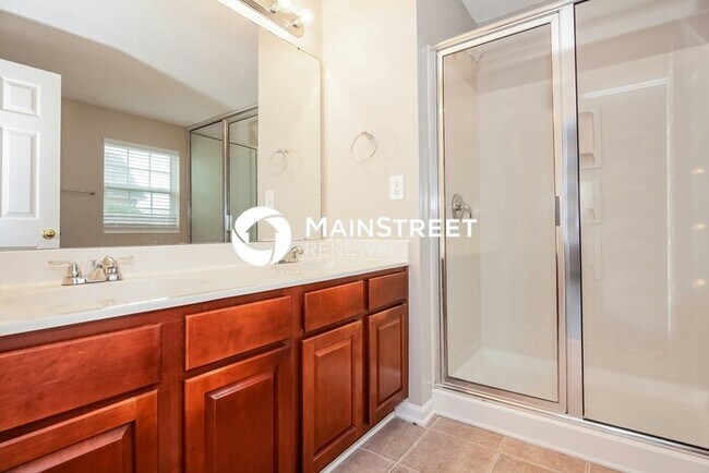 Building Photo - 3 Bedroom Pet-Friendly Home in Charlotte, NC with Main Street Renewal