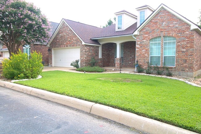 Building Photo - 121 Antler Cir