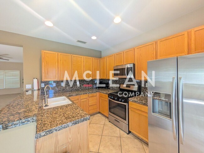 Building Photo - Stunning 3 Bedroom Home with Private Pool & Spa in Palm Springs!