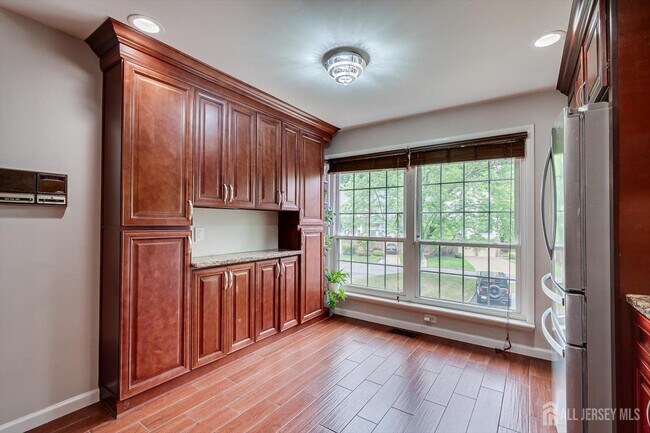 Building Photo - 4506 Stonehedge Rd