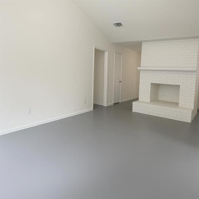 Building Photo - 2126 Millhouse Rd