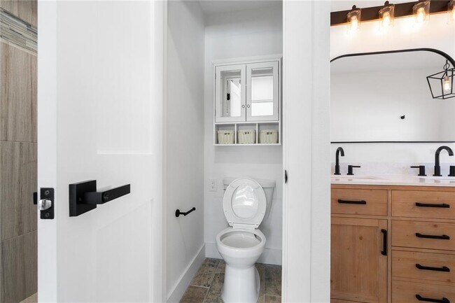 Building Photo - 4543 Carson St NE