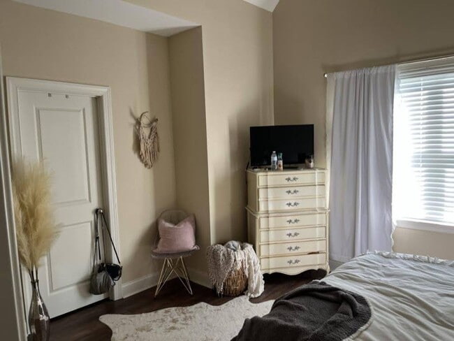 Building Photo - Modern 3BR/3.5BA Townhome Near Auburn Univ...